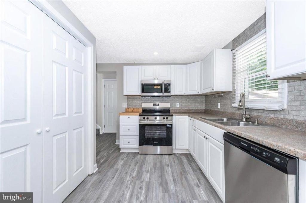 12284 Bandera Lane - Photo 14