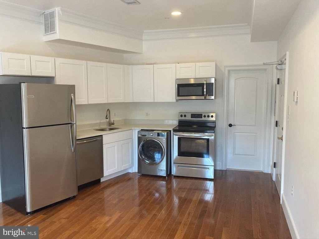 1426 Wisconsin Avenue Nw - Photo 1