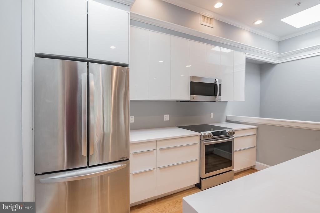 1351 Wisconsin Avenue Nw - Photo 4