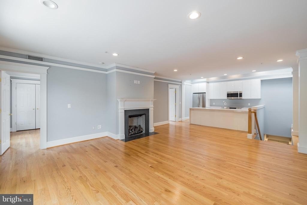 1351 Wisconsin Avenue Nw - Photo 2