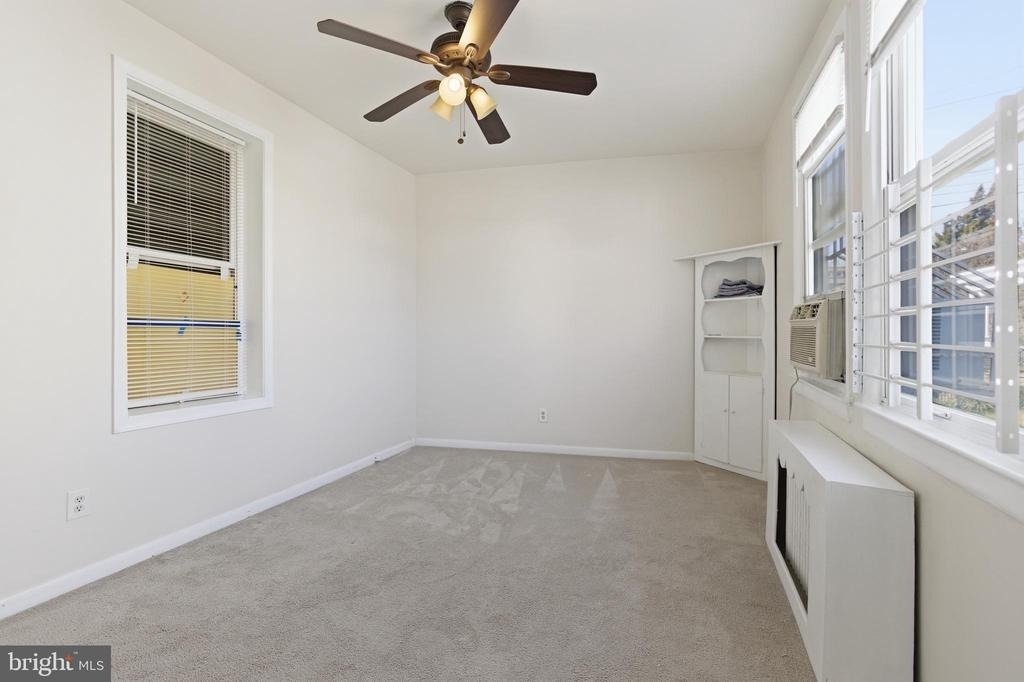6 Barney Circle Se - Photo 9