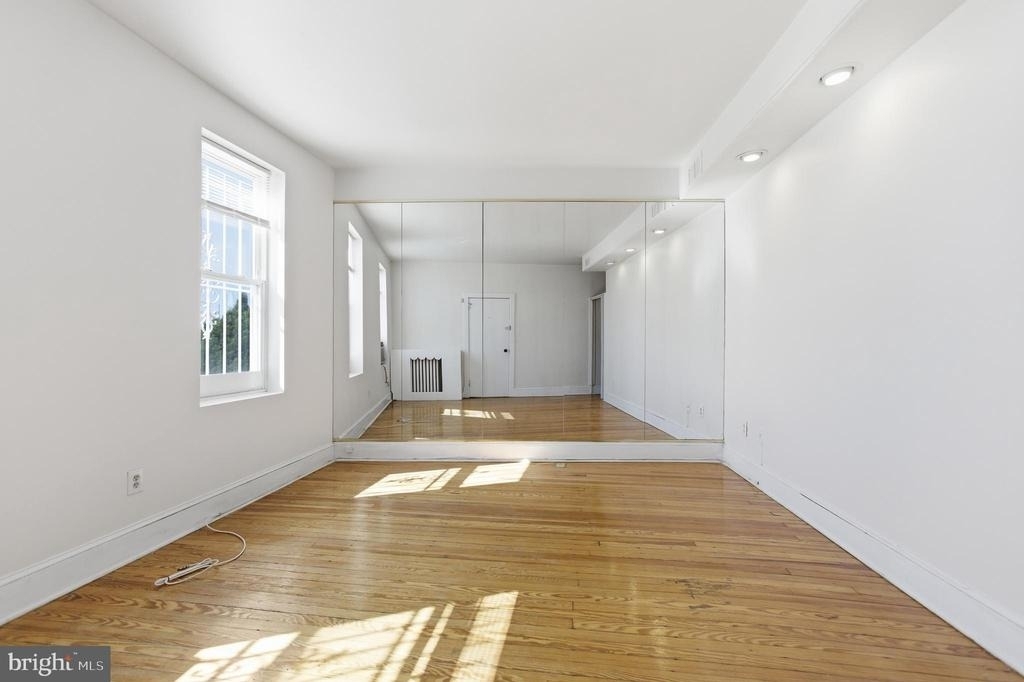 6 Barney Circle Se - Photo 1