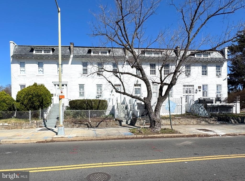 6 Barney Circle Se - Photo 0