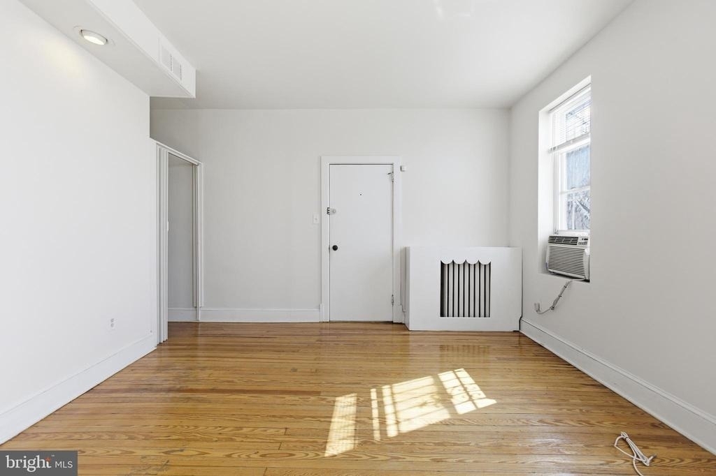 6 Barney Circle Se - Photo 2