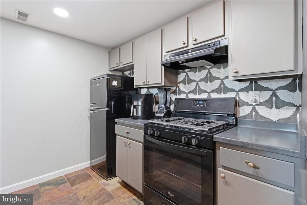 2609 Douglass Road Se - Photo 2