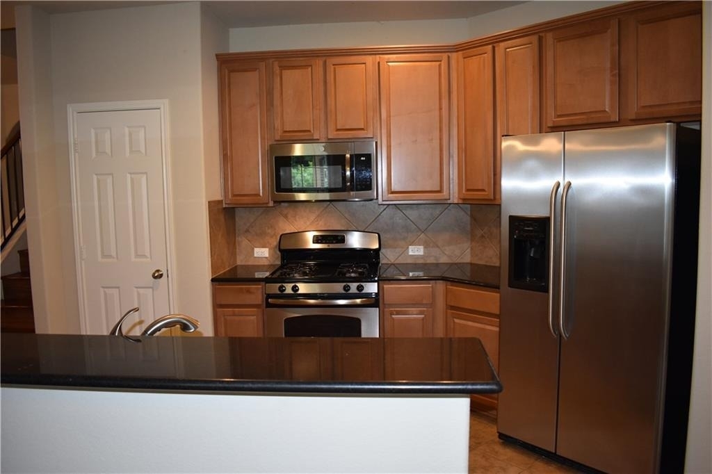 1310 W Parmer Ln - Photo 2