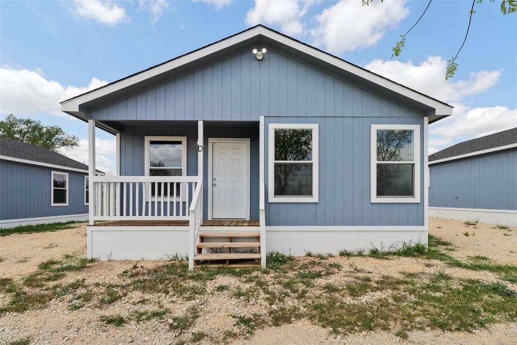 1087 Schubert Ln - Photo 0