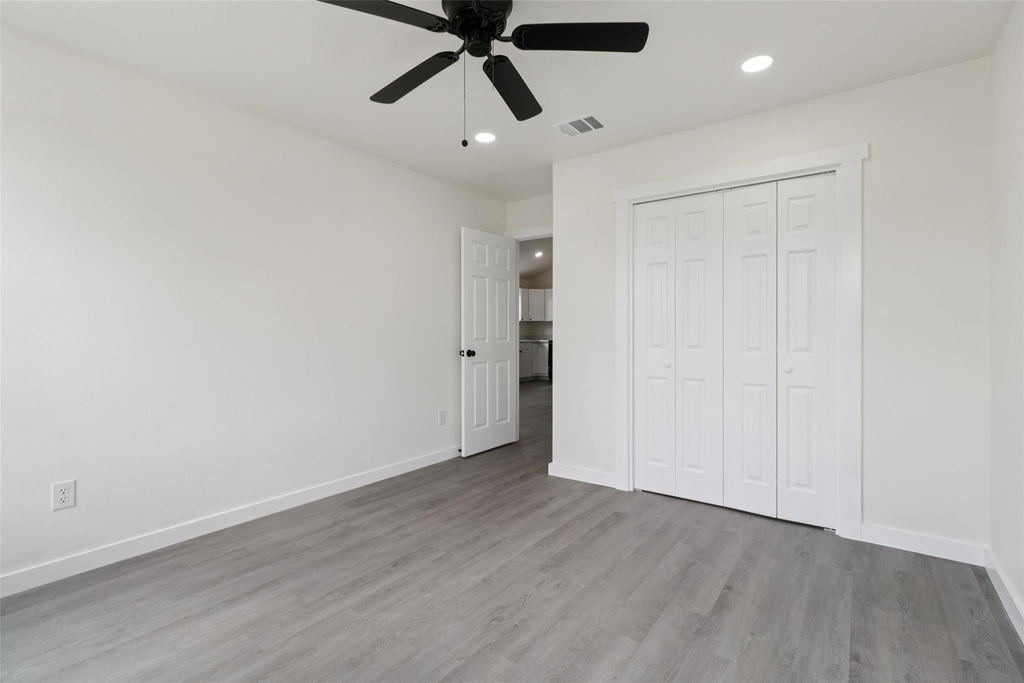 1087 Schubert Ln - Photo 14