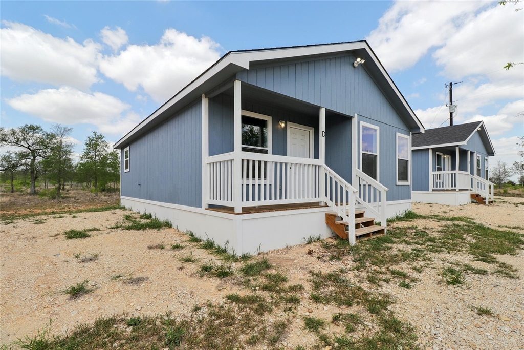 1087 Schubert Ln - Photo 1