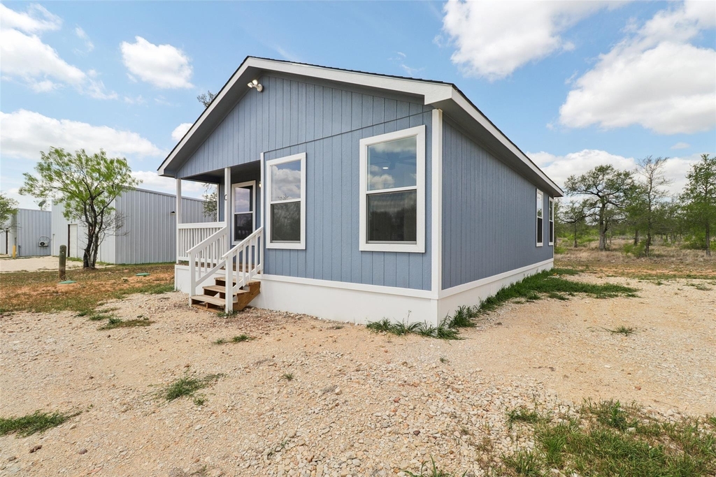 1087 Schubert Ln - Photo 2
