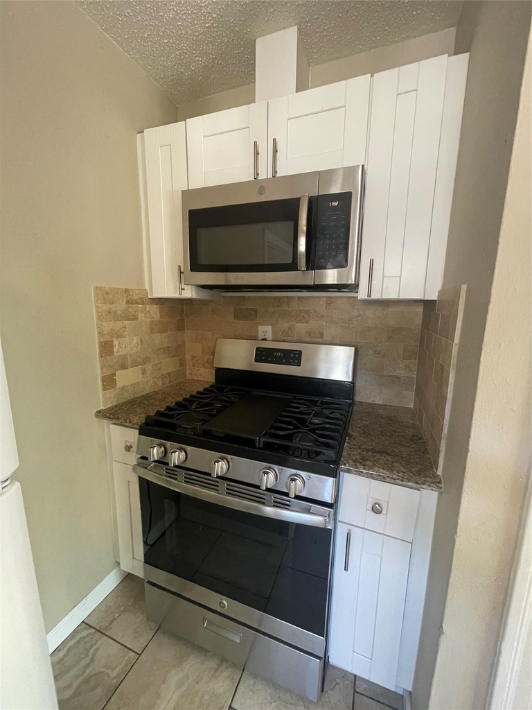 819 E 31st St - Photo 3