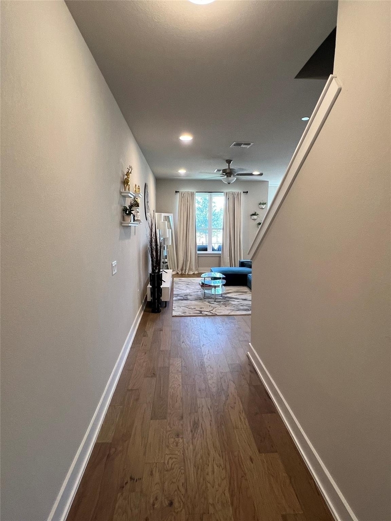 11204 Gadsen Ln - Photo 9
