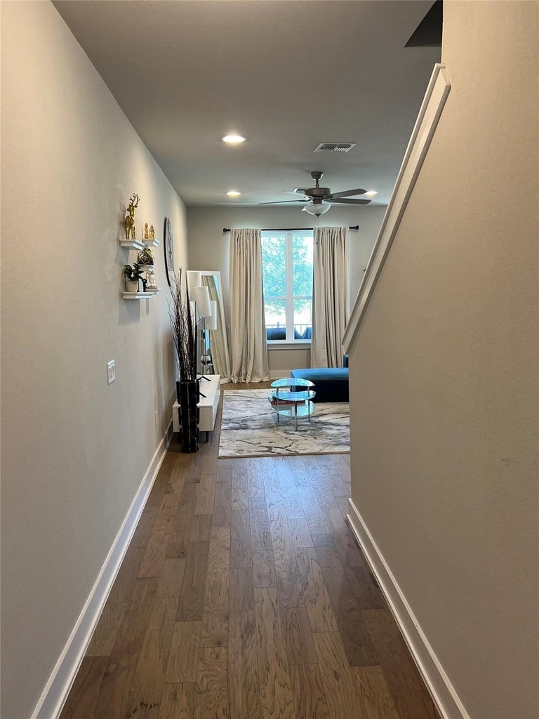 11204 Gadsen Ln - Photo 10