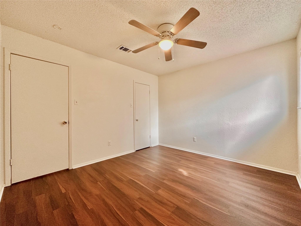 1322 Southport Dr - Photo 4