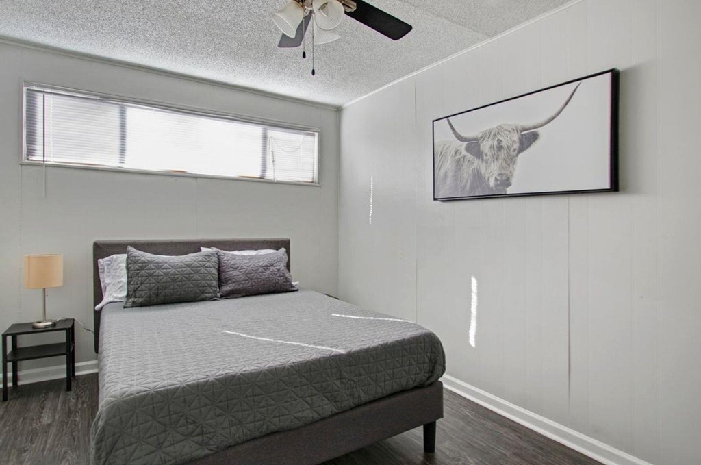 2900 Cole St - Photo 3