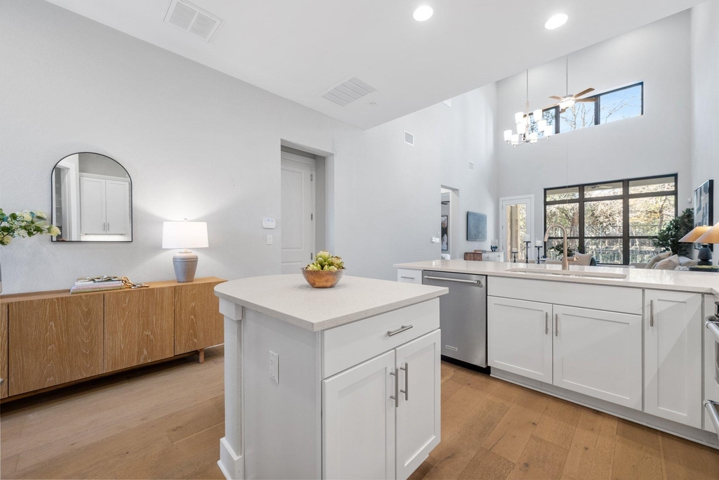 4323 Spicewood Springs Rd - Photo 5