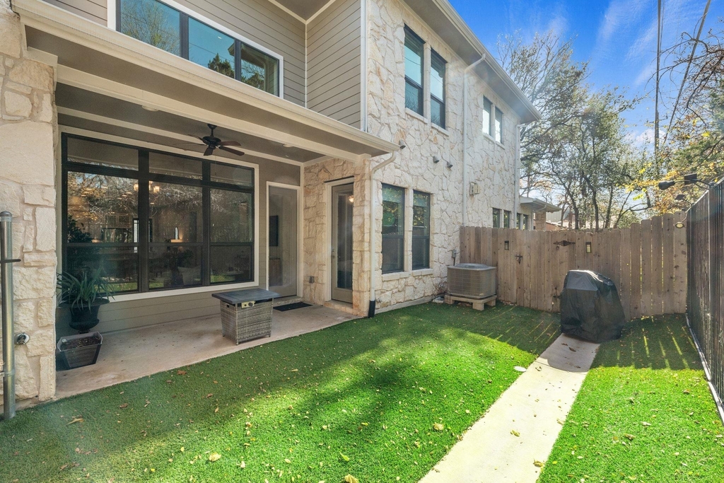 4323 Spicewood Springs Rd - Photo 29