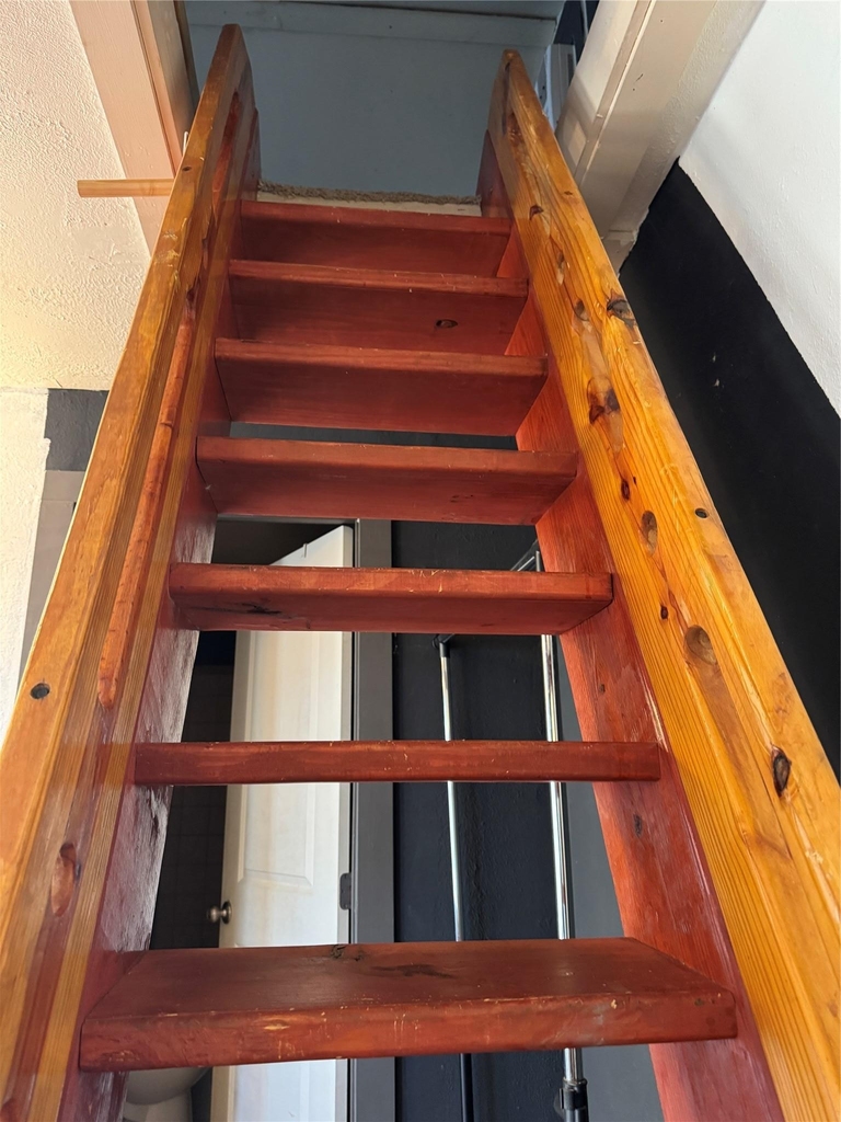 704 Franklin Blvd - Photo 9