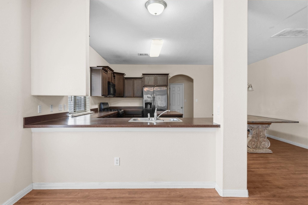 601 Silver Wing Ct - Photo 3