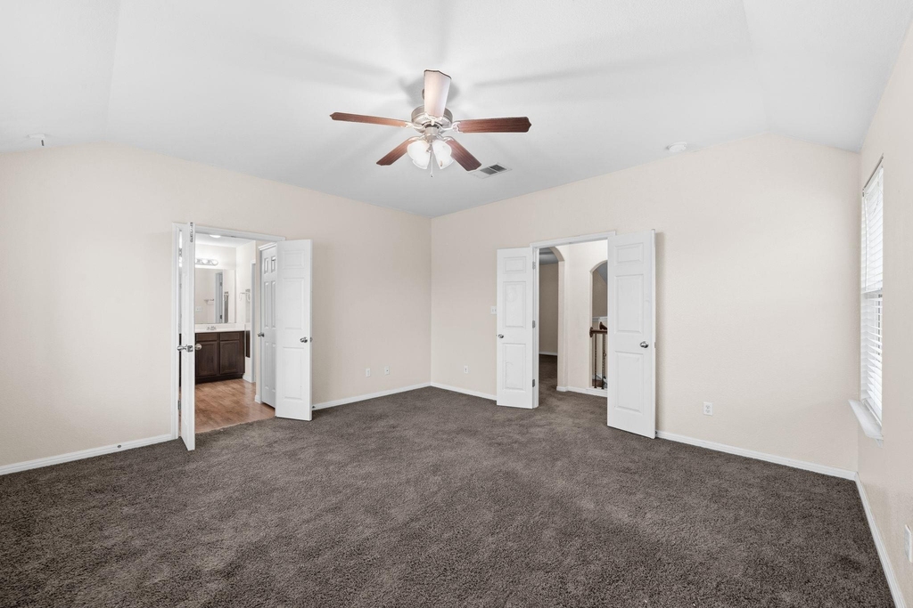 601 Silver Wing Ct - Photo 11