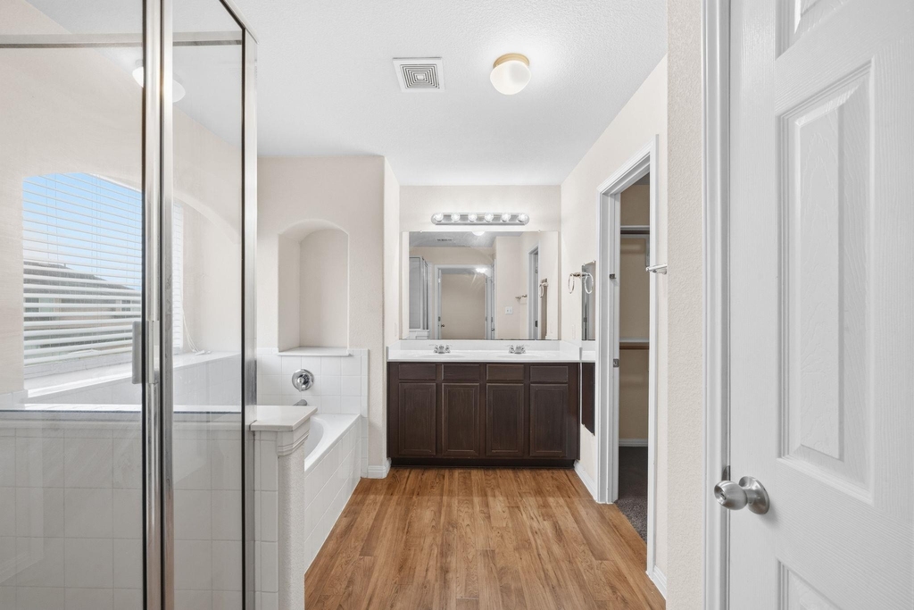 601 Silver Wing Ct - Photo 12