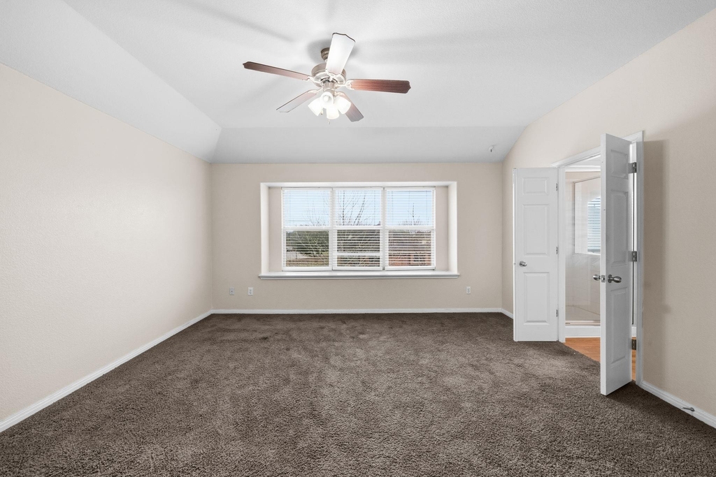 601 Silver Wing Ct - Photo 10