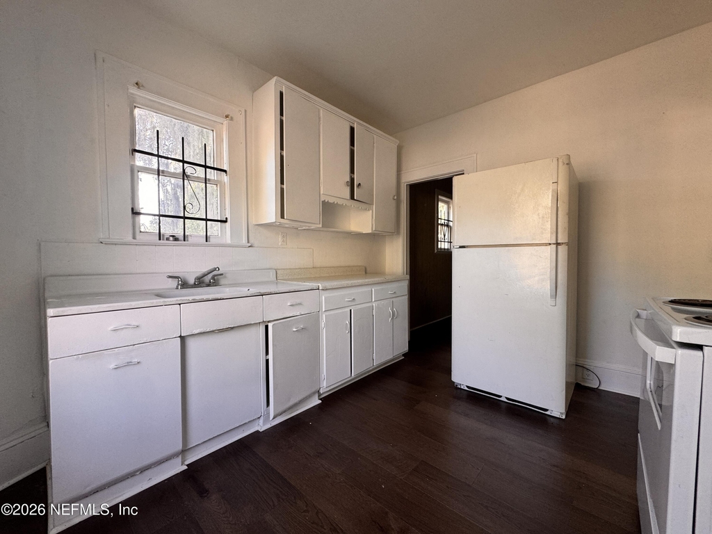 3728 Silver Street - Photo 4