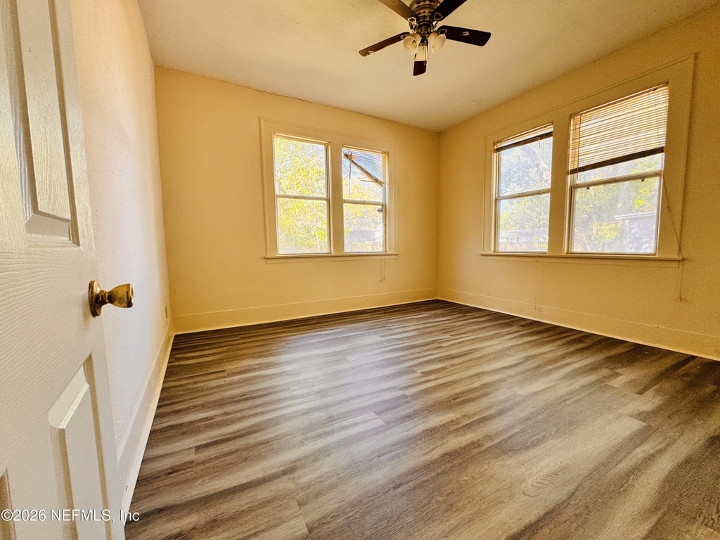 1617 E 14th Street - Photo 7