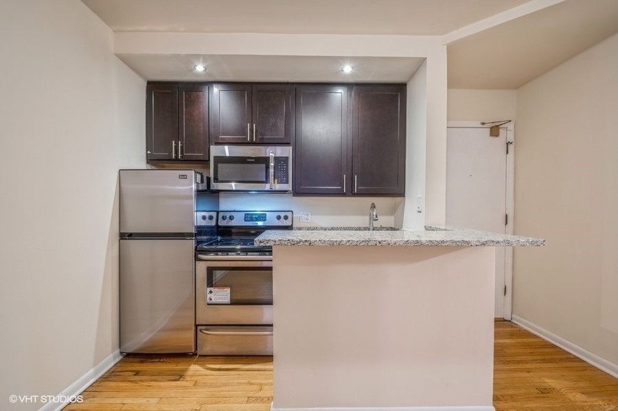 1504 N Dearborn Parkway - Photo 1