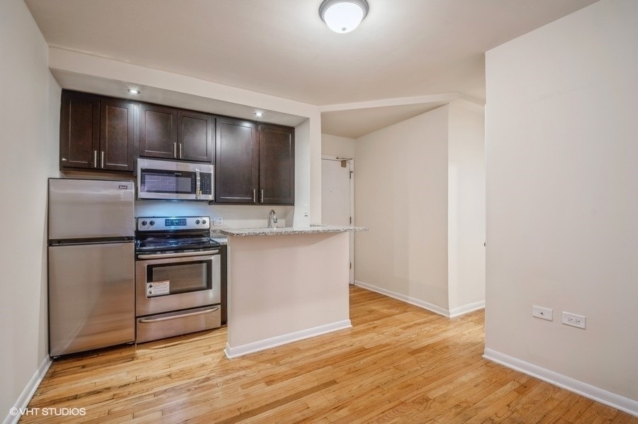 1504 N Dearborn Parkway - Photo 2