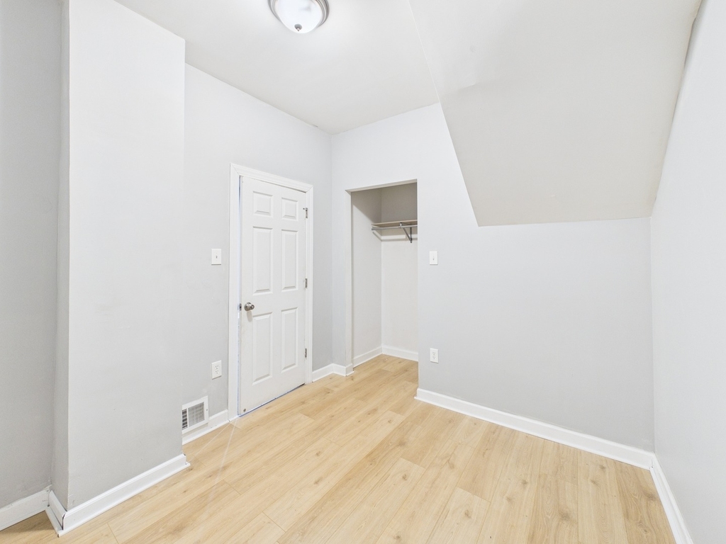 6639 S Bishop Street - Photo 3