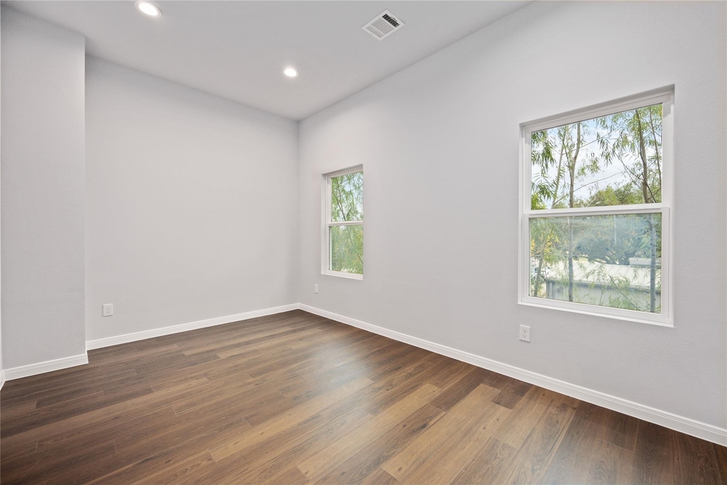 18831 Luminescent Lane - Photo 32