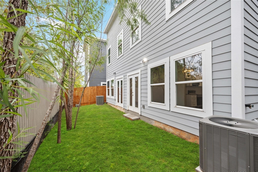 18831 Luminescent Lane - Photo 4