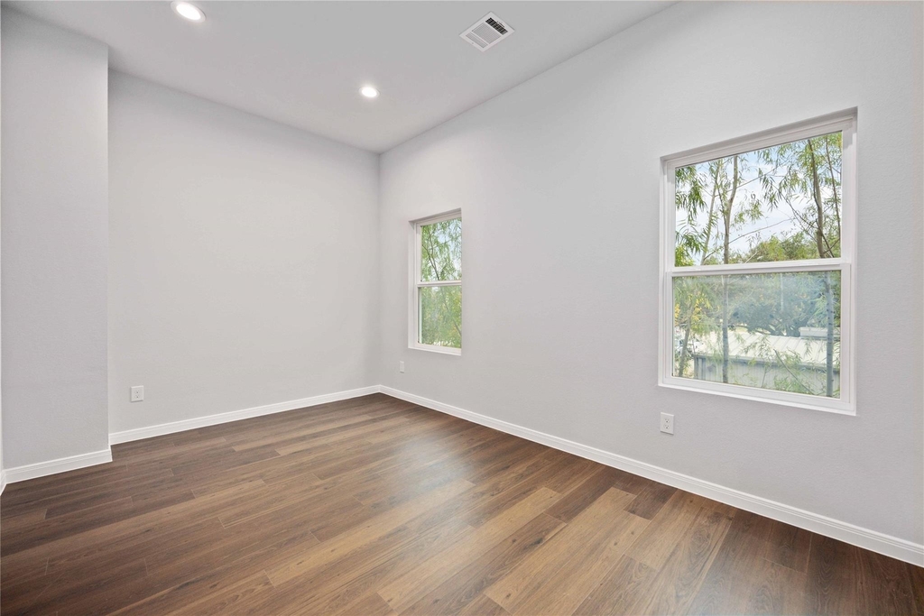 18831 Luminescent Lane - Photo 33