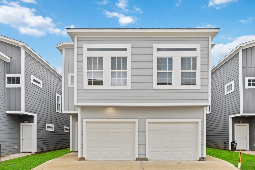 18831 Luminescent Lane - Photo 1