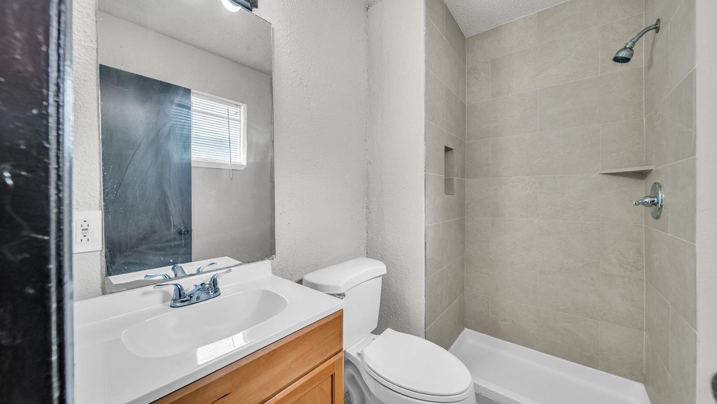 10902 Jutland Road - Photo 4
