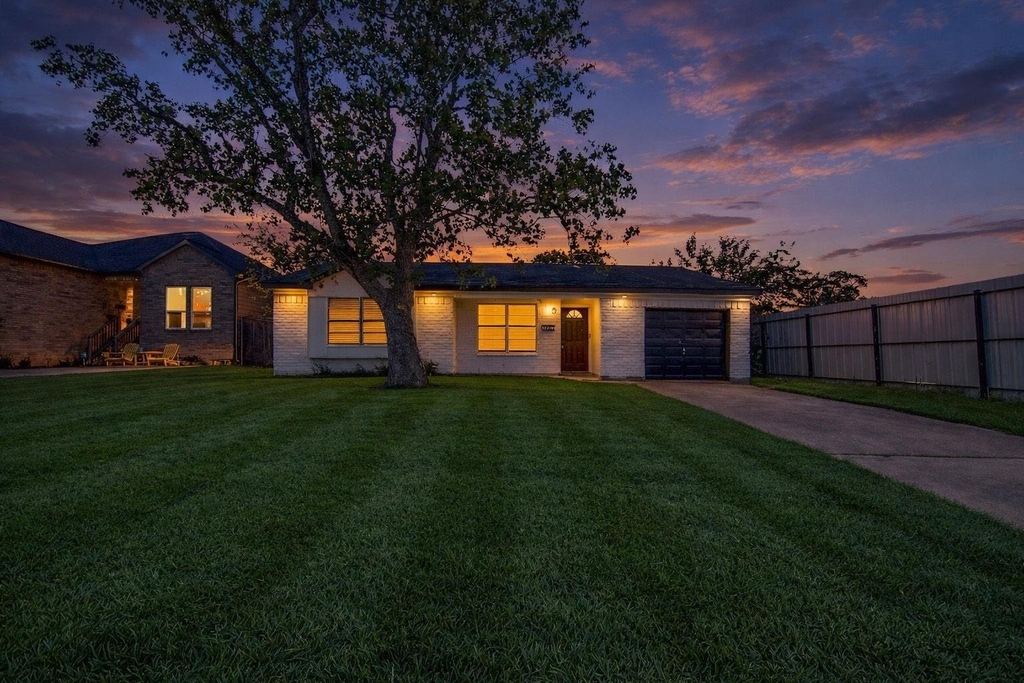 10902 Jutland Road - Photo 13