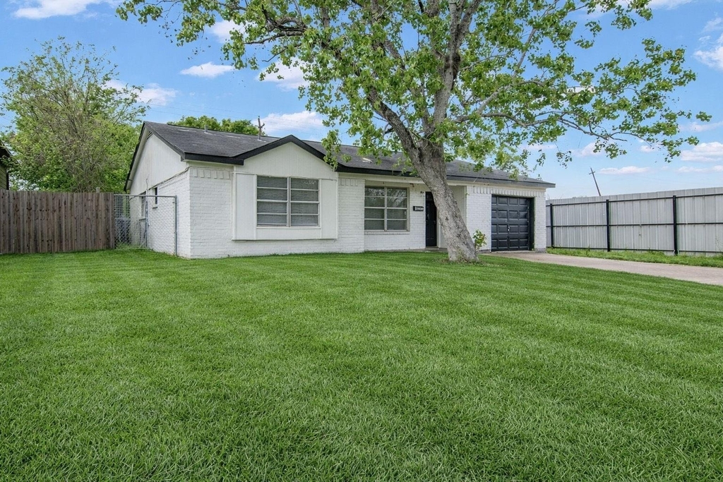 10902 Jutland Road - Photo 5