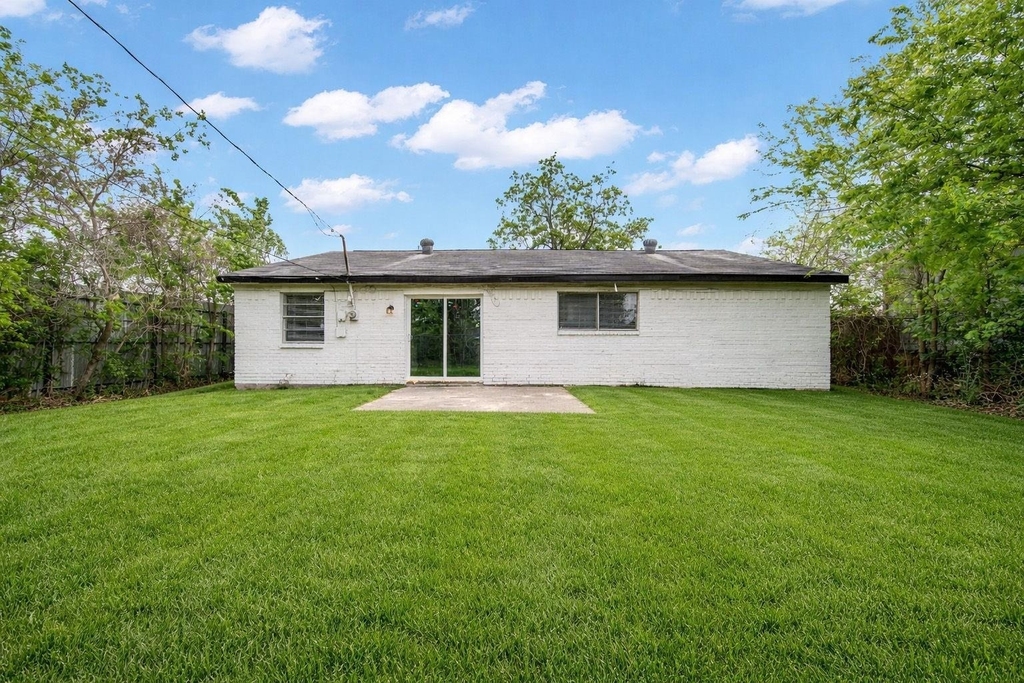 10902 Jutland Road - Photo 12
