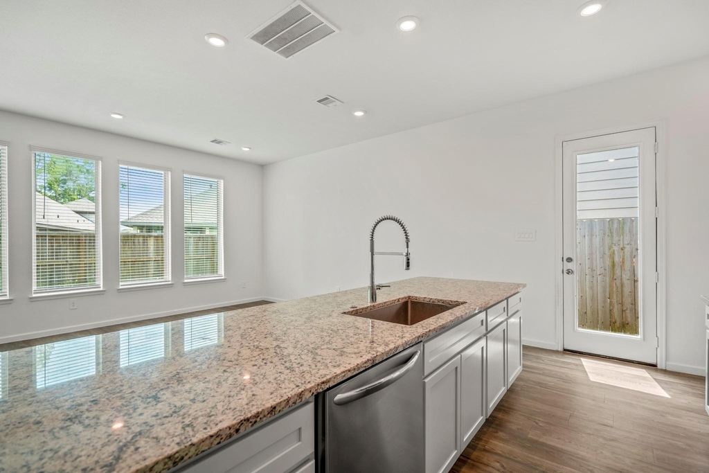 613 Royal Arch Drive - Photo 5