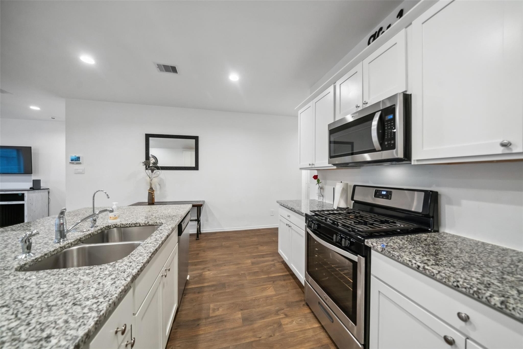 3308 Cold Swan Court - Photo 8