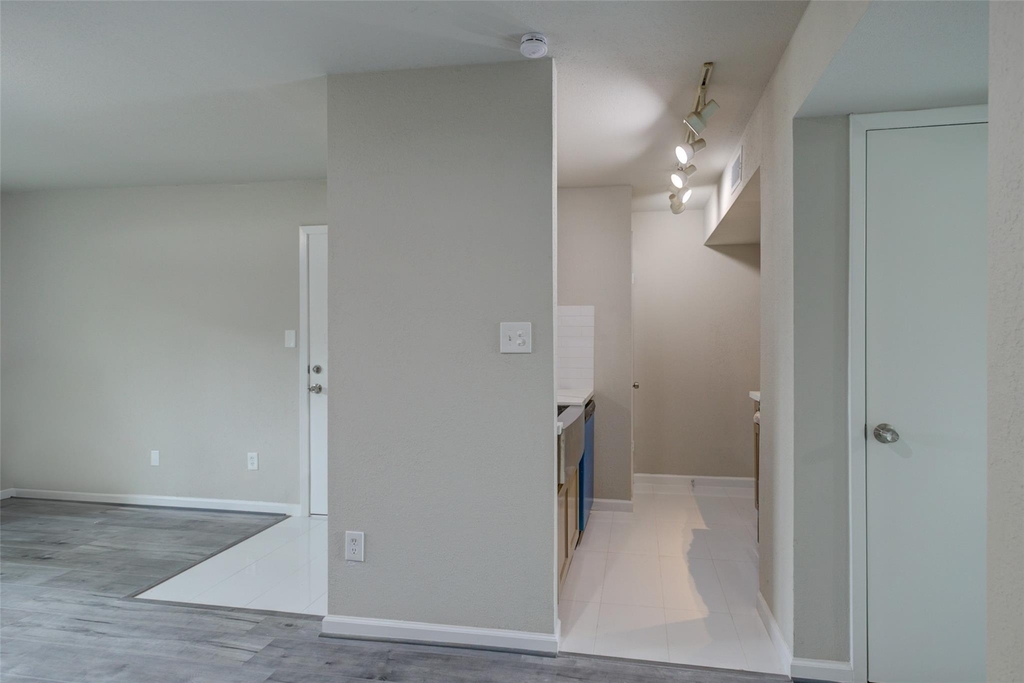 3300 Pebblebrook Drive - Photo 6
