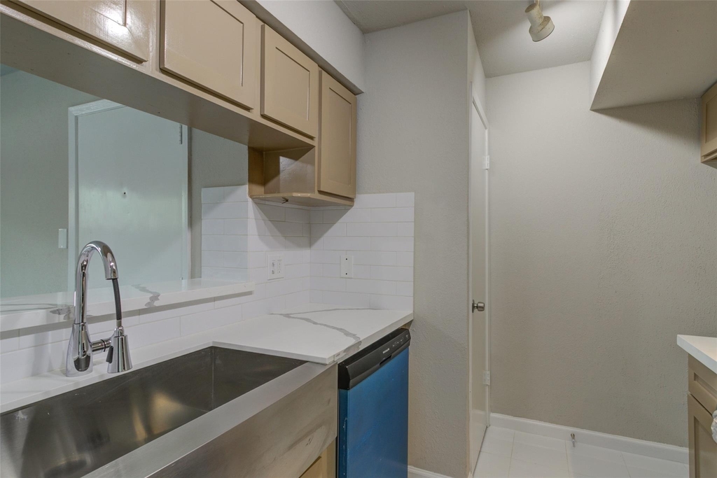 3300 Pebblebrook Drive - Photo 8