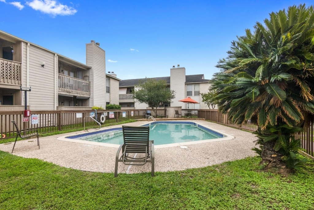 3919 Fairmont - Photo 1