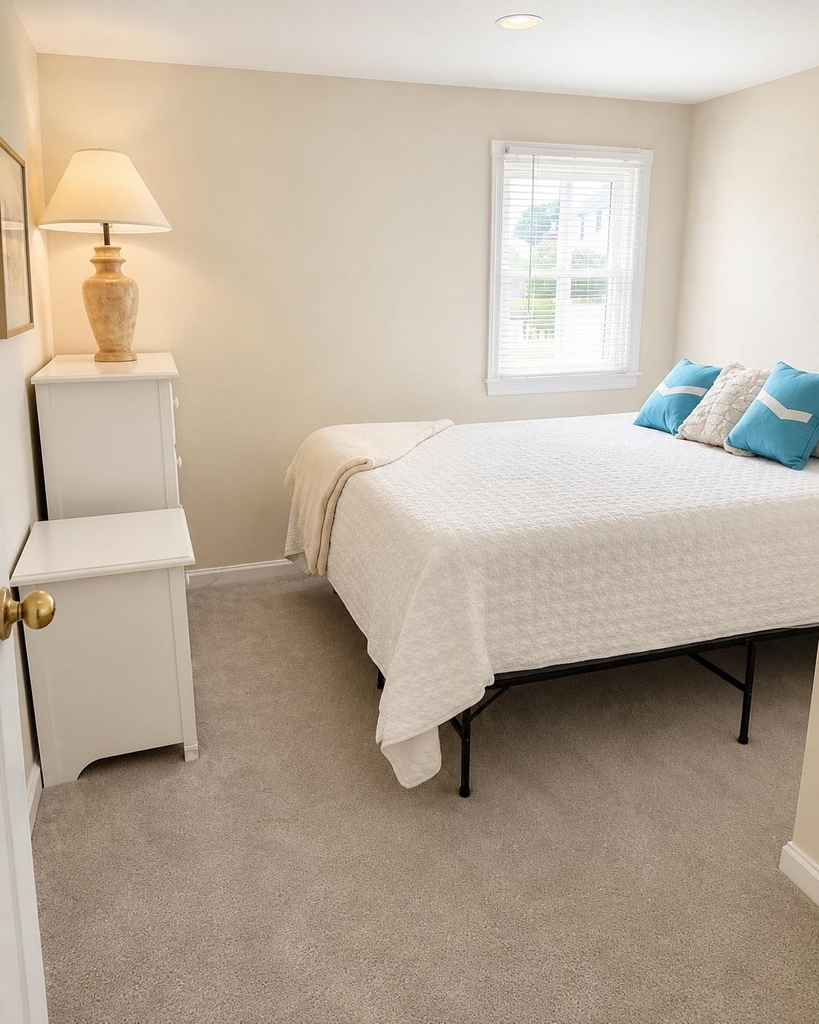 289 Portsmouth - Photo 2