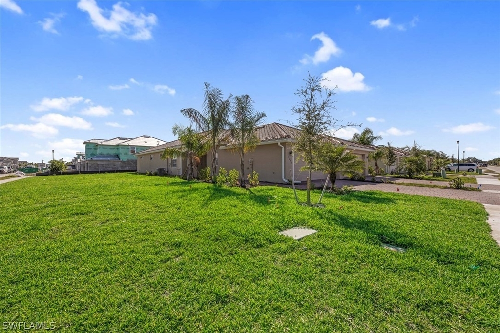 2672 Vine Avenue - Photo 3