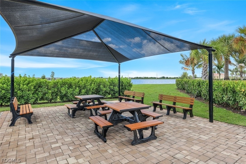 421 Coral Reef Place - Photo 44