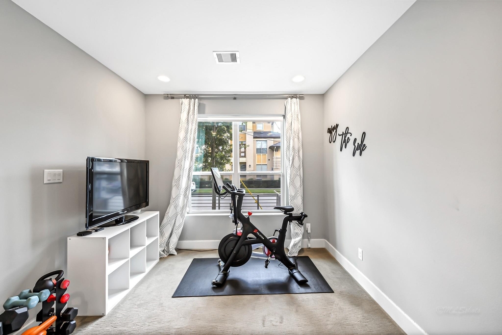 3105 Gillespie Street - Photo 6