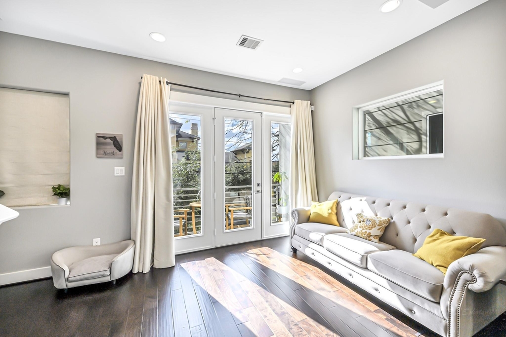 3105 Gillespie Street - Photo 16