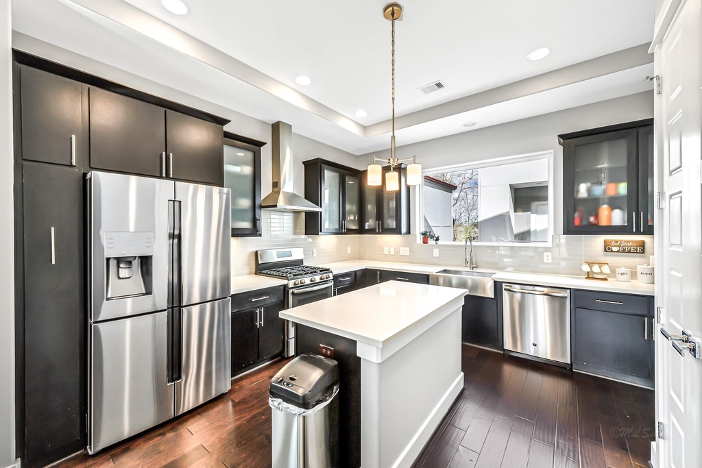 3105 Gillespie Street - Photo 19